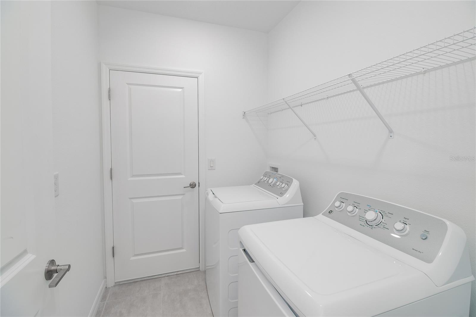 Image 19 of 27 For 2068 Babbling Brook Boulevard