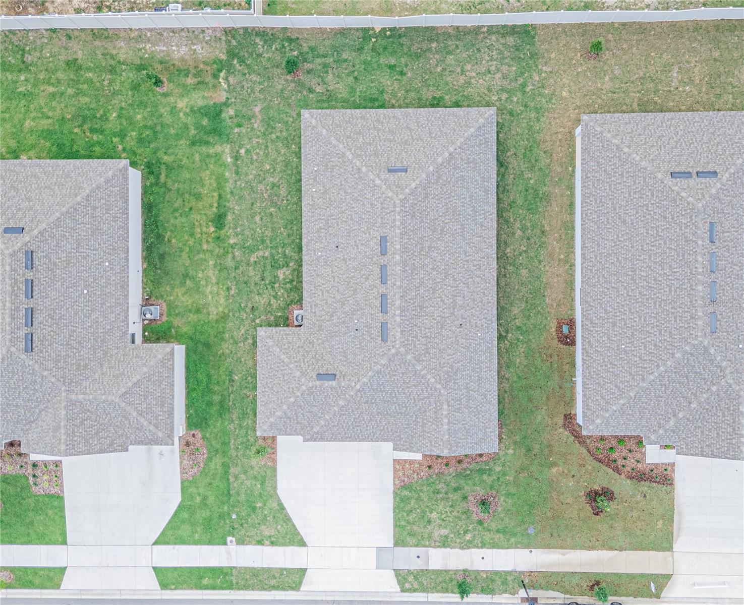 Image 23 of 27 For 2068 Babbling Brook Boulevard