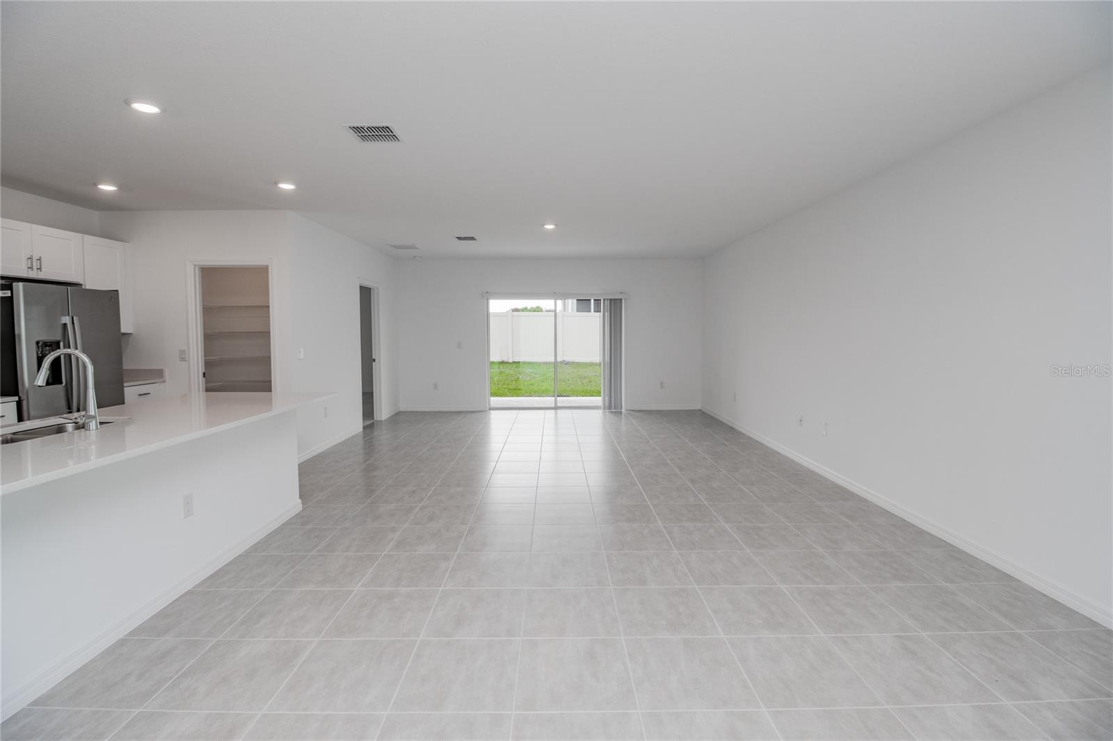 Image 4 of 27 For 2068 Babbling Brook Boulevard