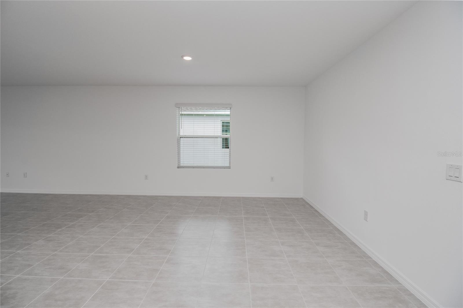 Image 5 of 27 For 2068 Babbling Brook Boulevard