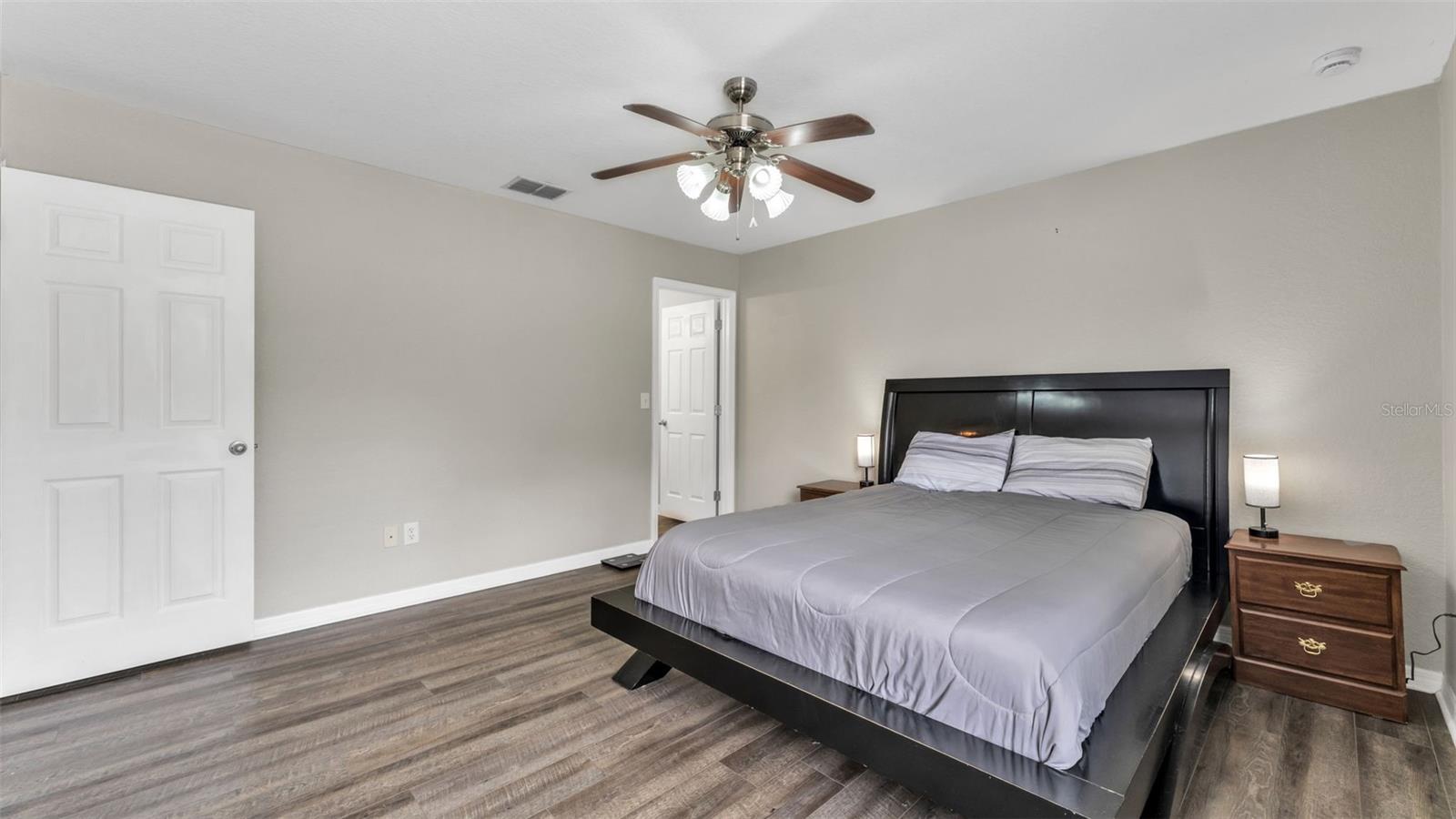 Image 14 of 26 For 222 Carpenters Way 62