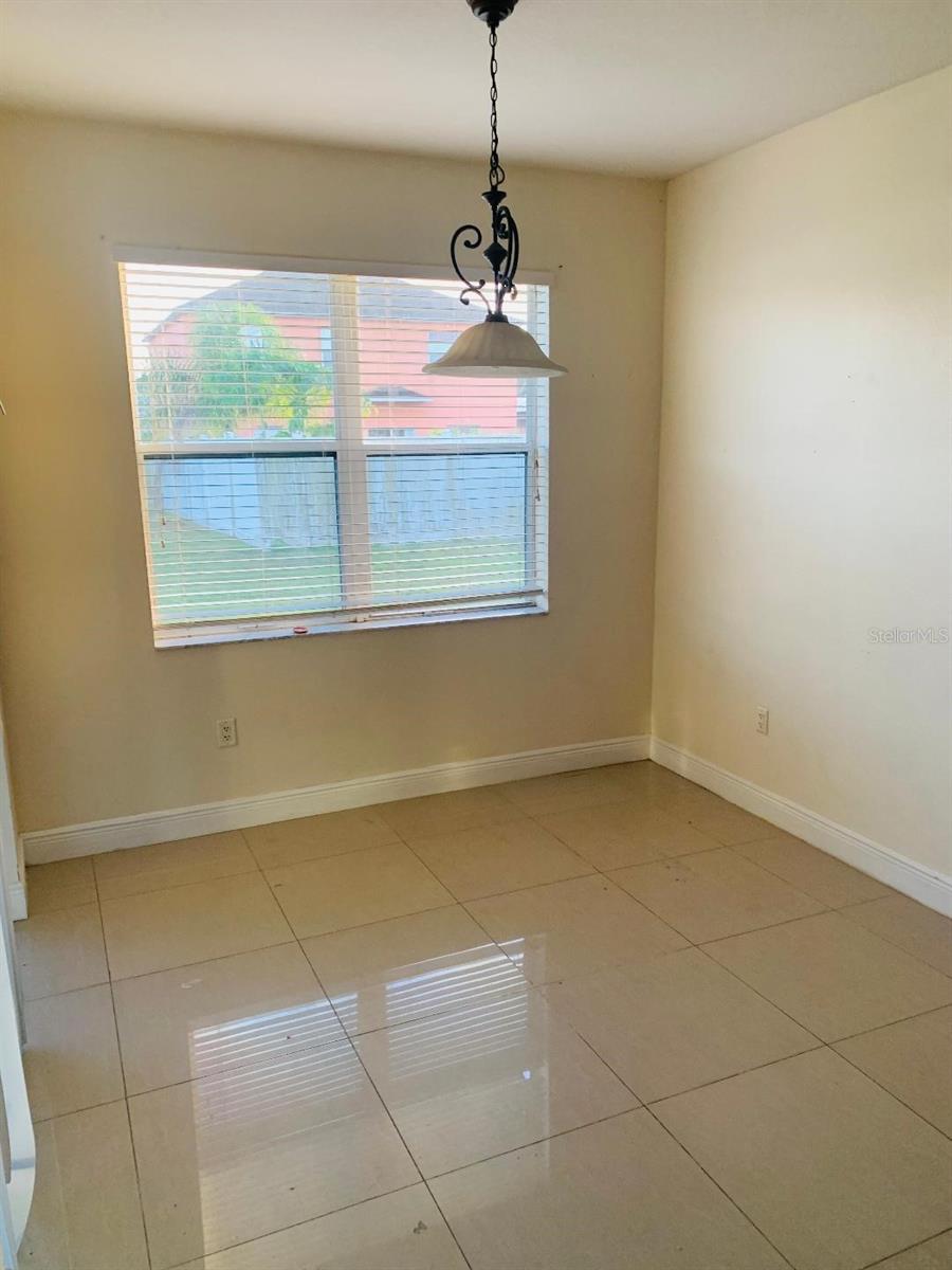 Image 8 of 9 For 2454 Hamlet Circle