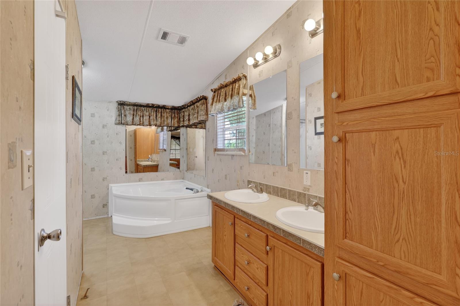 Image 30 of 63 For 227 Cracker Lane