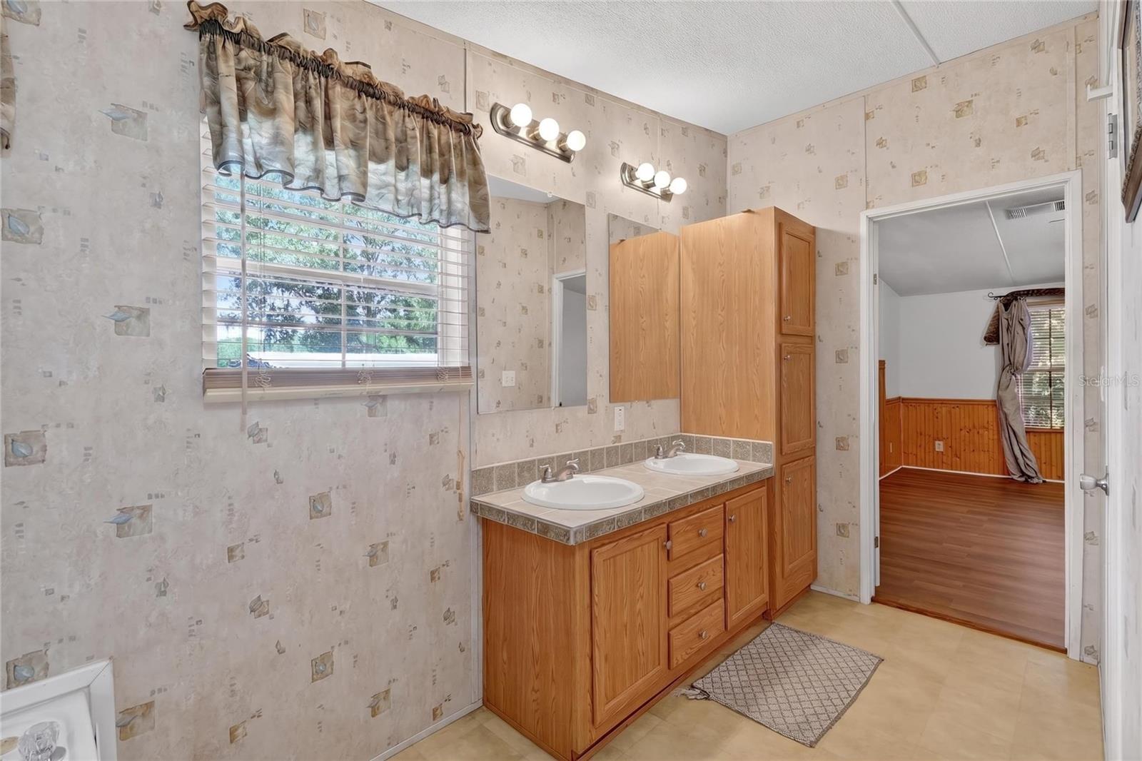 Image 31 of 63 For 227 Cracker Lane