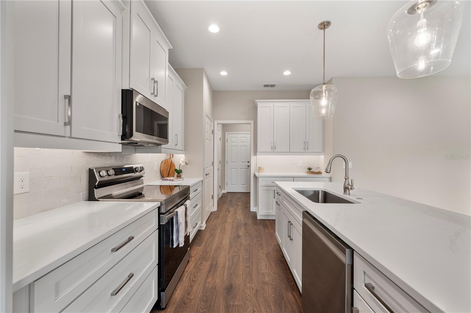 Image 12 of 40 For 4550 Fairway Oaks Drive