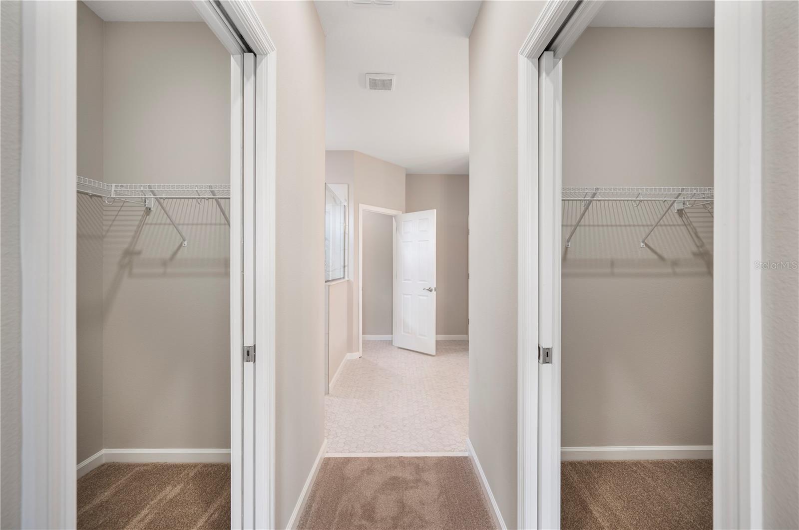 Image 19 of 40 For 4550 Fairway Oaks Drive