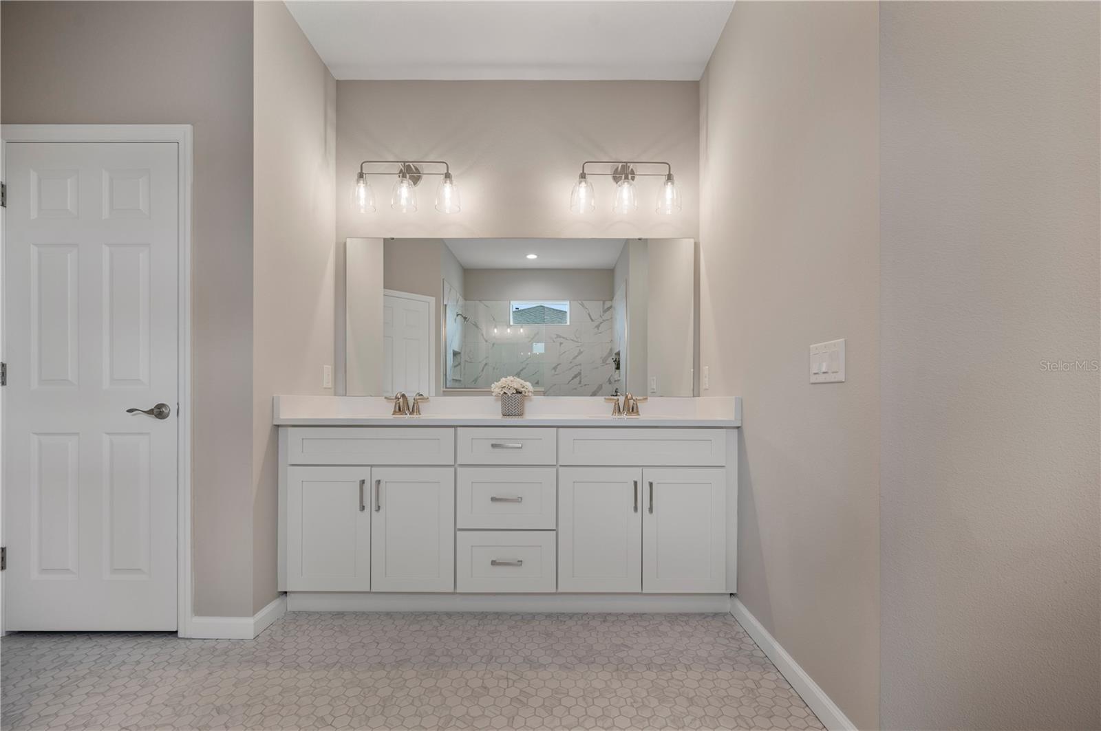 Image 23 of 40 For 4550 Fairway Oaks Drive