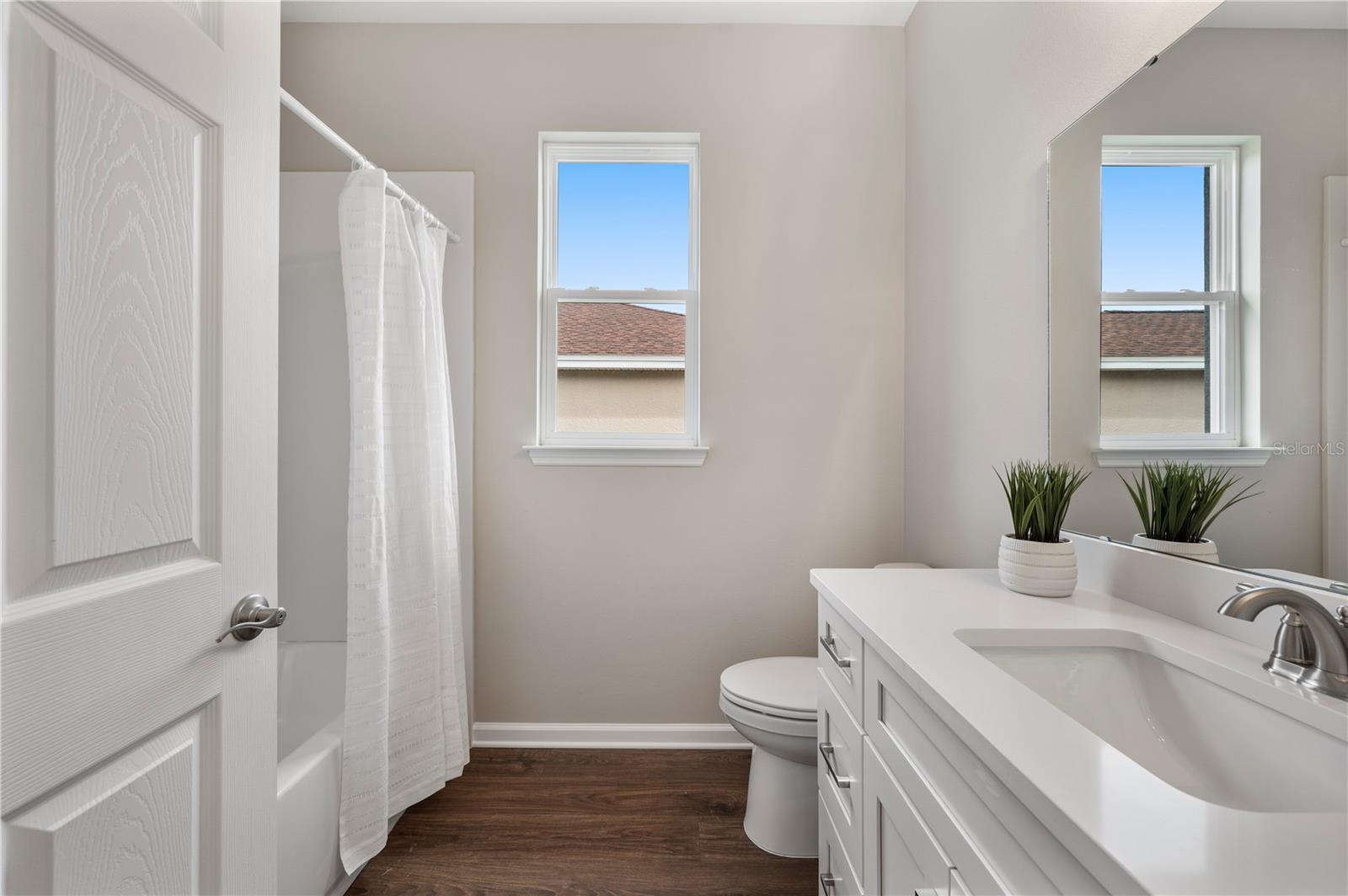 Image 28 of 40 For 4550 Fairway Oaks Drive