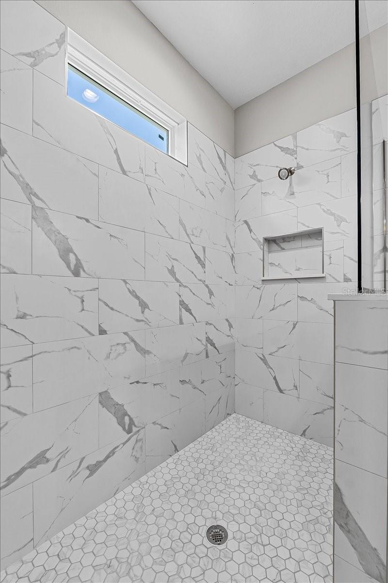 Image 19 of 43 For 4502 Fairway Oaks Drive