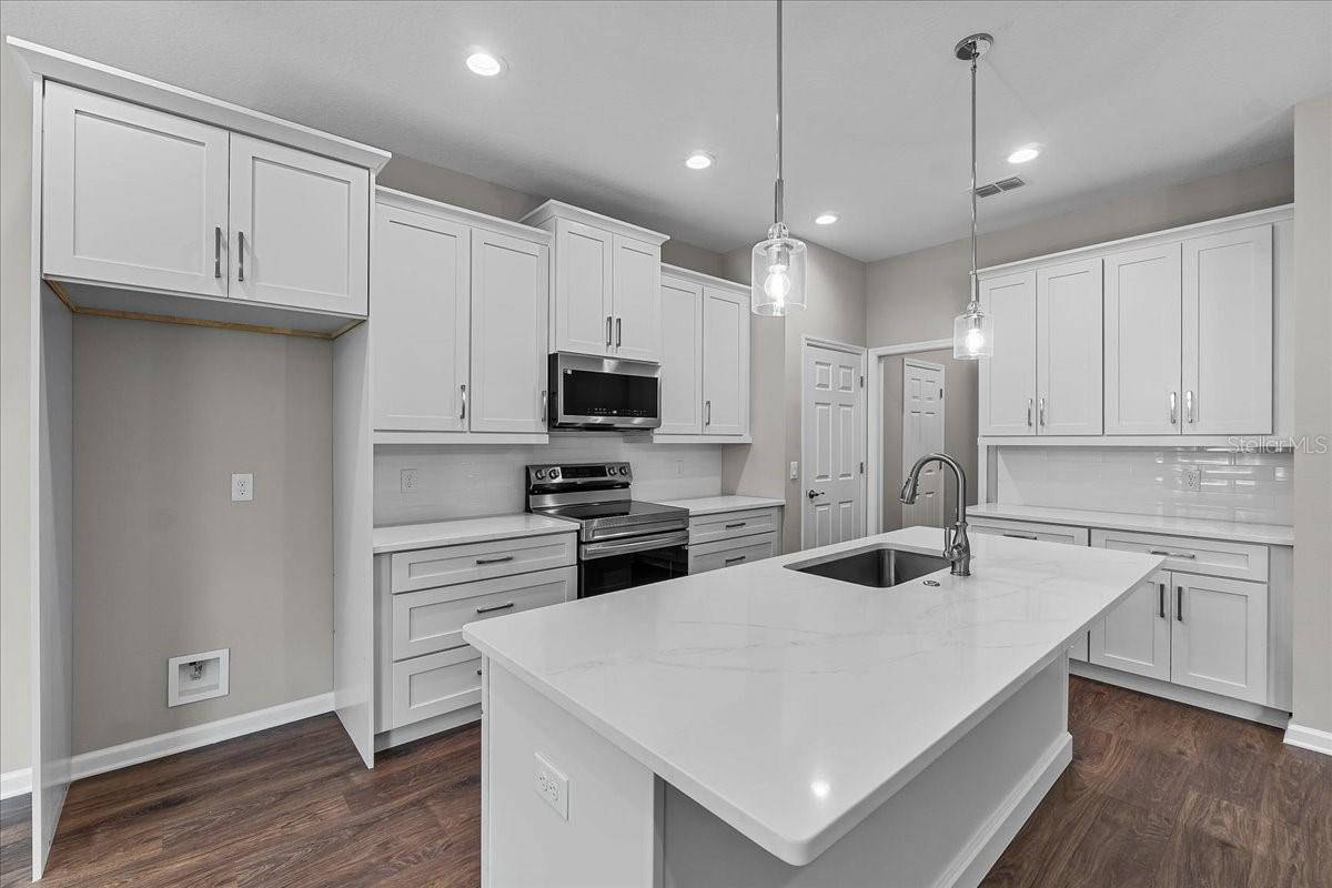 Image 9 of 43 For 4502 Fairway Oaks Drive