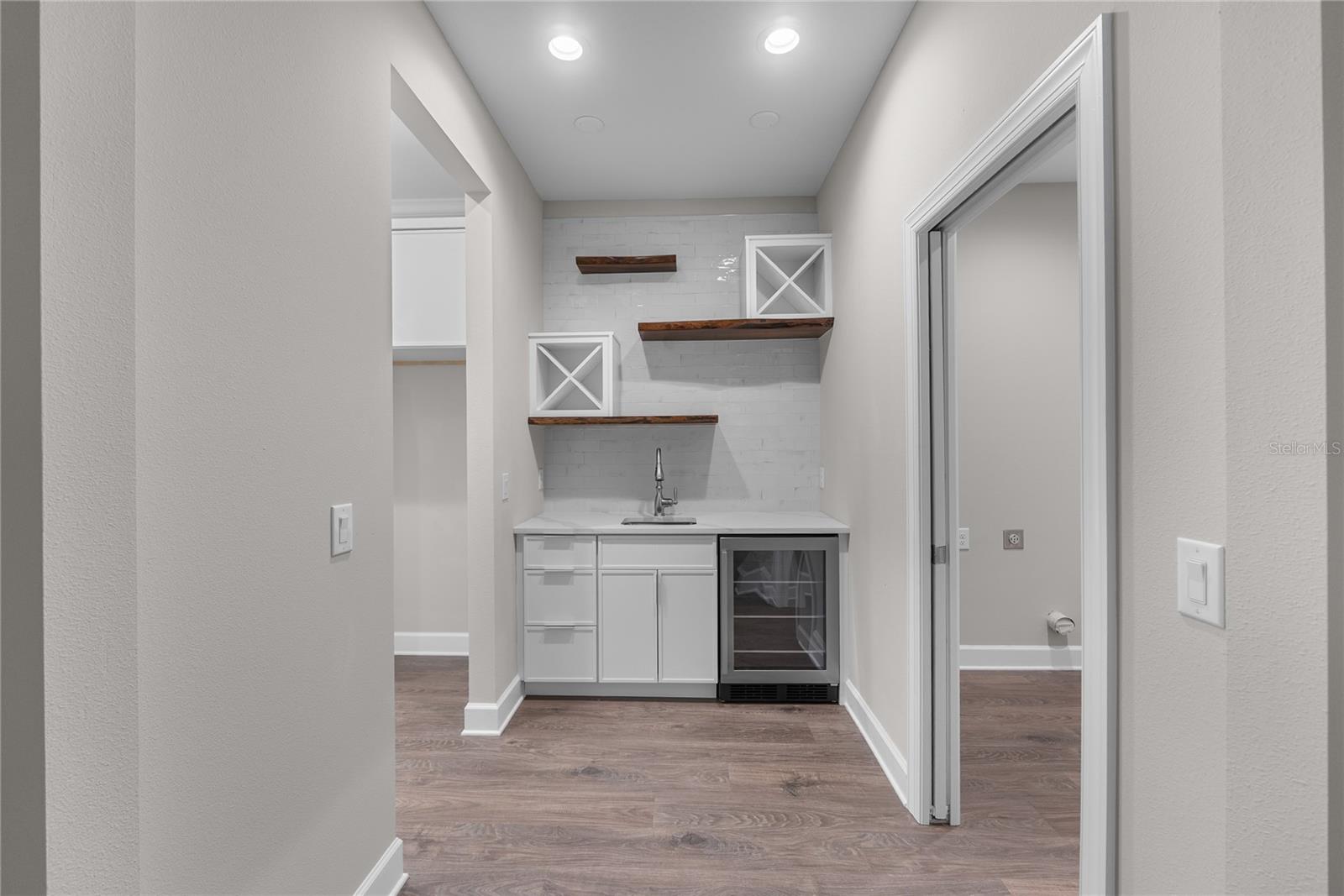 Image 15 of 48 For 4541 Fairway Oaks Drive