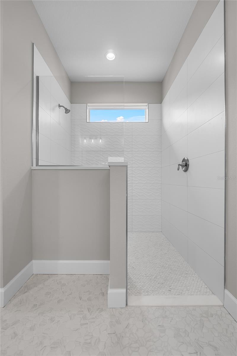 Image 22 of 48 For 4541 Fairway Oaks Drive