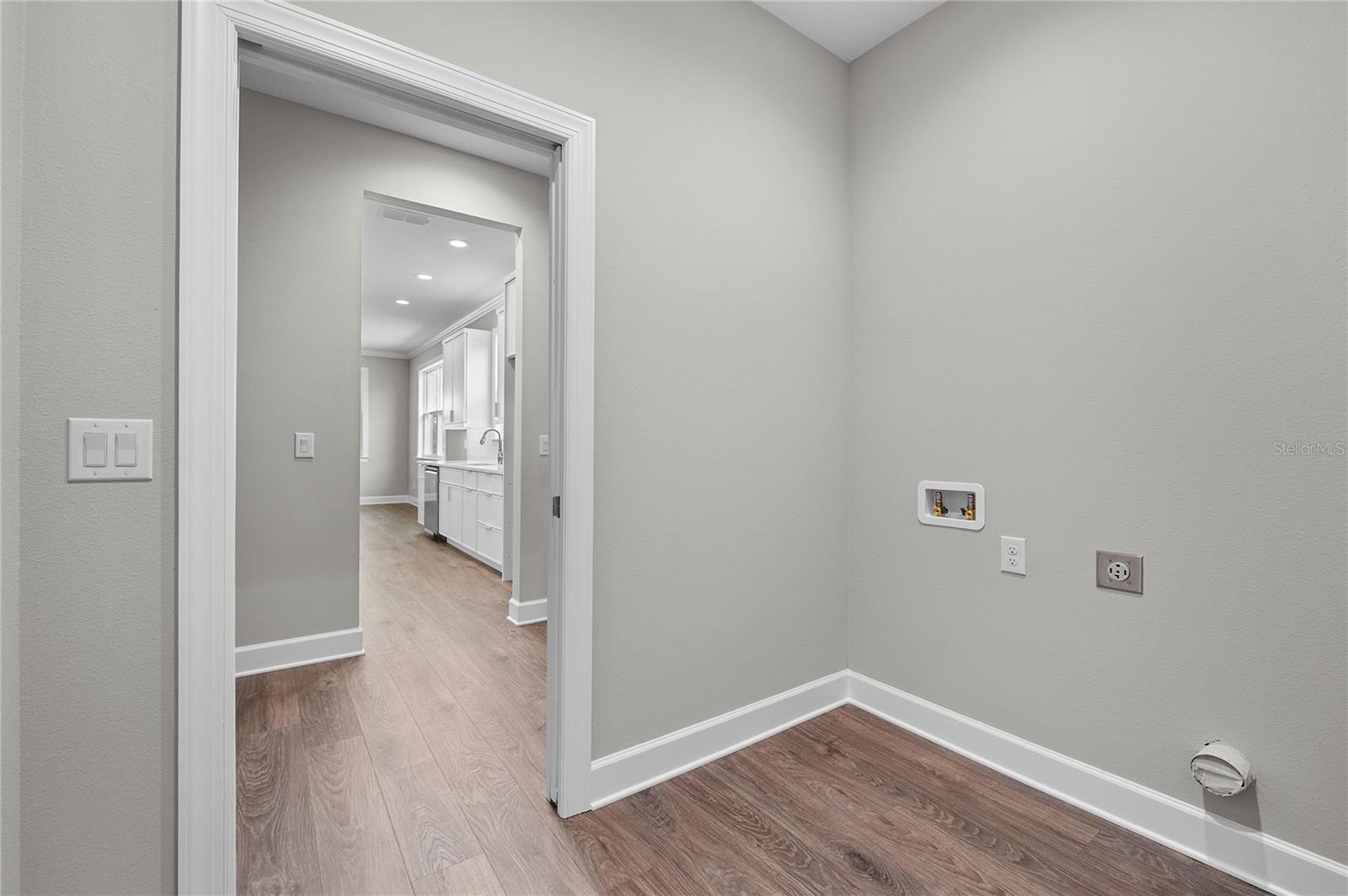 Image 32 of 48 For 4541 Fairway Oaks Drive