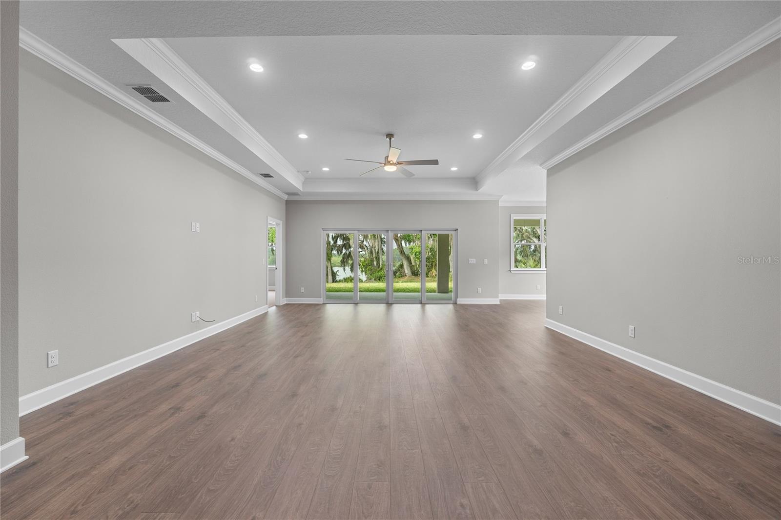 Image 9 of 48 For 4541 Fairway Oaks Drive