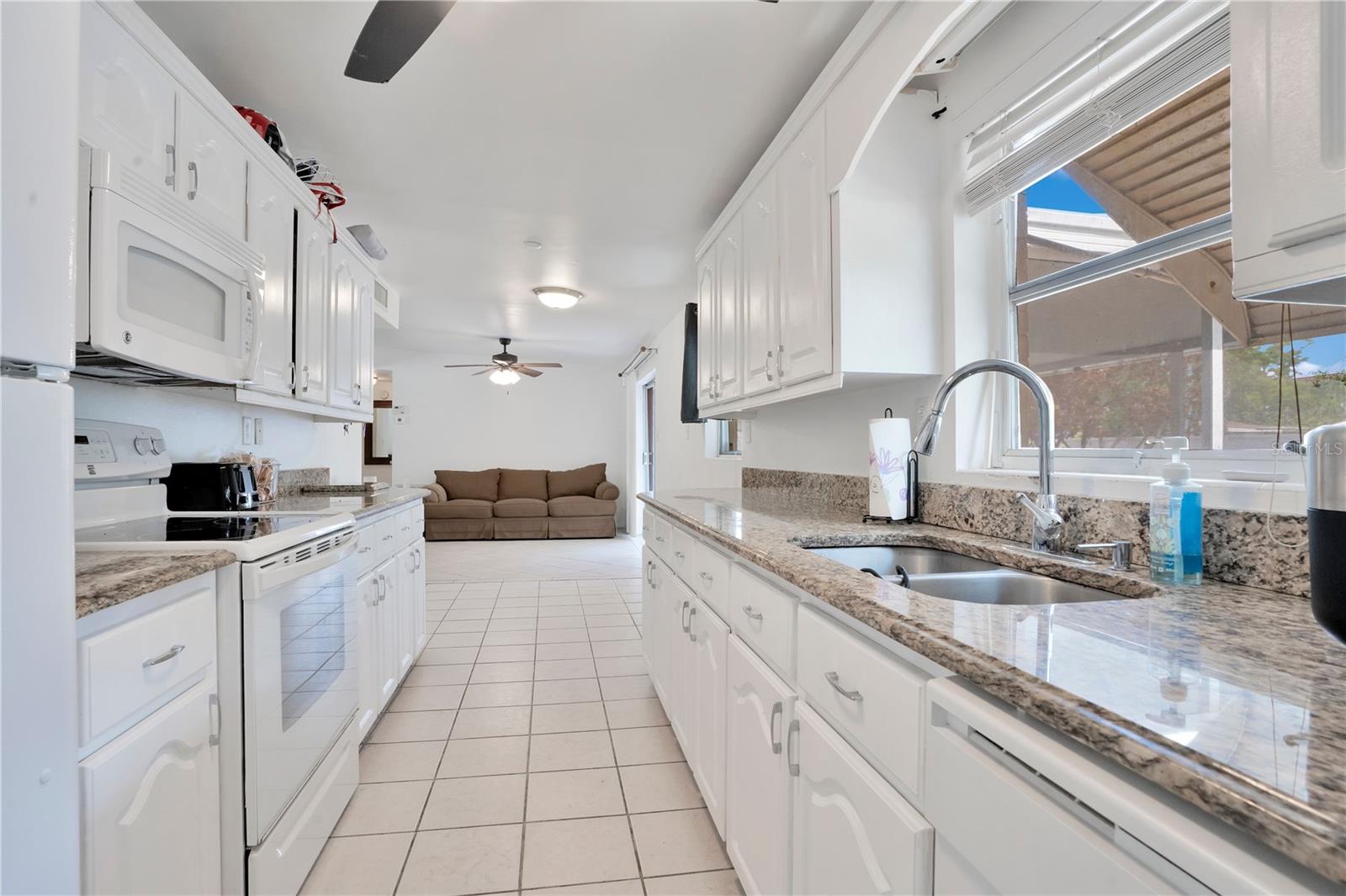 Image 11 of 41 For 2924 Pinedale Avenue