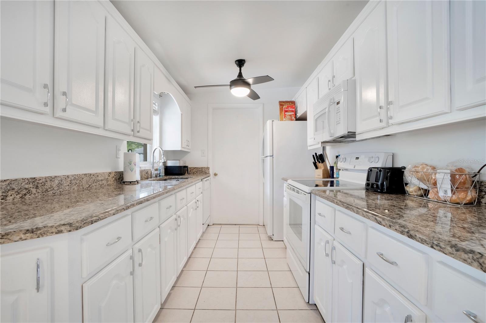 Image 12 of 41 For 2924 Pinedale Avenue