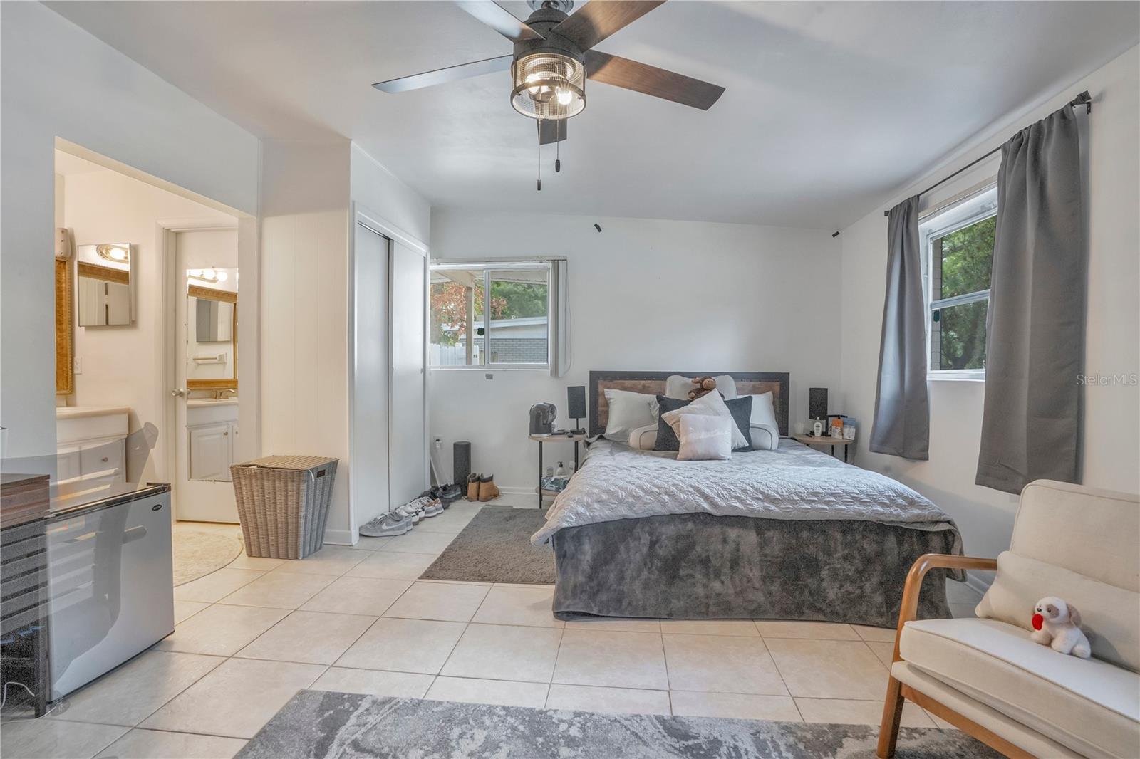 Image 18 of 41 For 2924 Pinedale Avenue