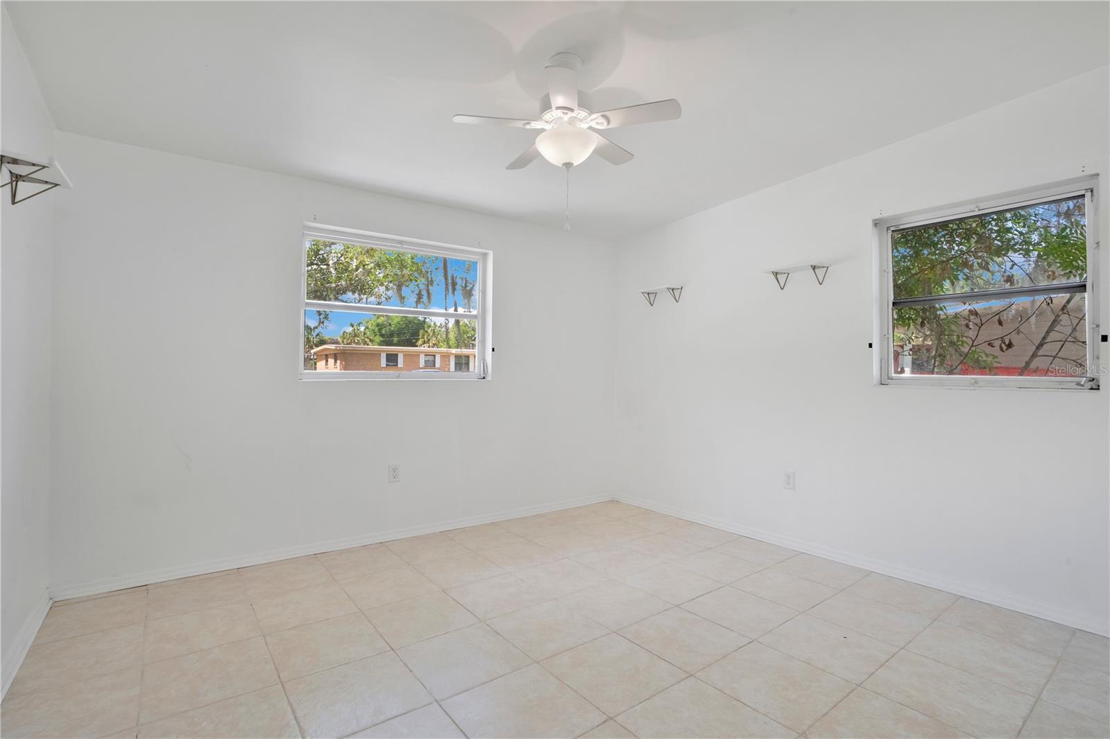 Image 24 of 41 For 2924 Pinedale Avenue