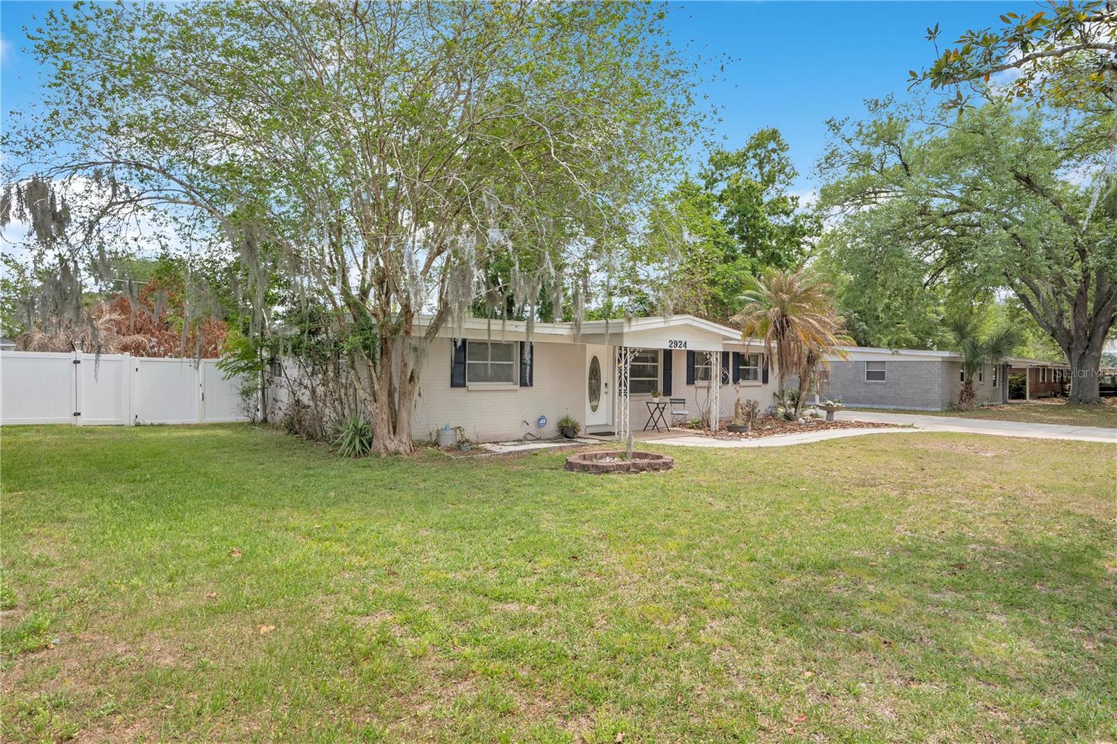 Image 3 of 41 For 2924 Pinedale Avenue