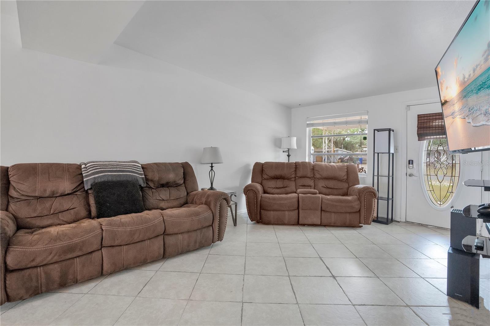 Image 5 of 41 For 2924 Pinedale Avenue