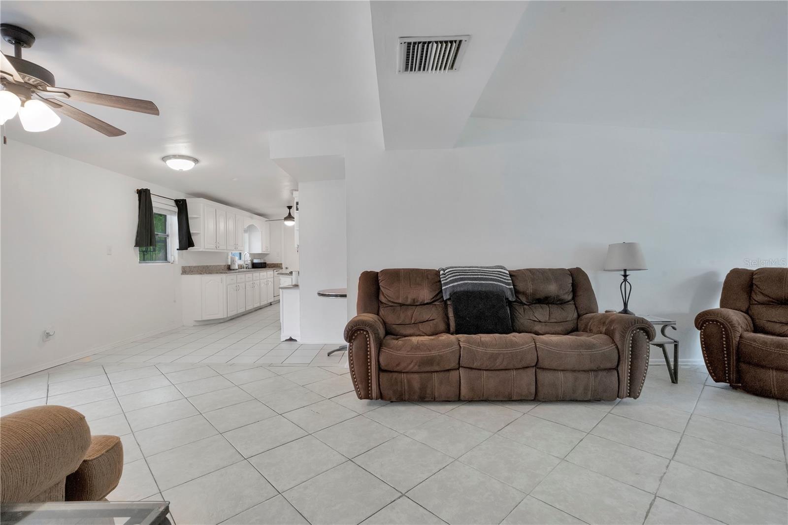 Image 6 of 41 For 2924 Pinedale Avenue