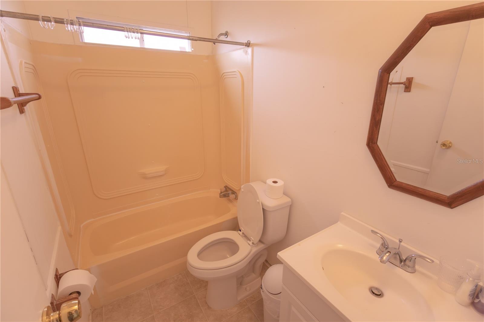 Image 22 of 28 For 1670 Belmont Avenue