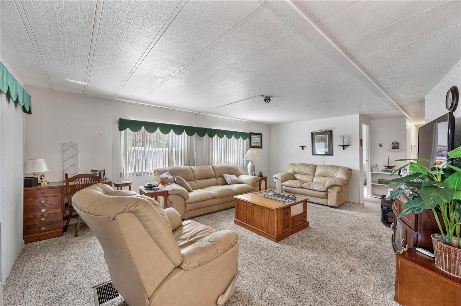Image 5 of 17 For 1610 Reynolds Road 212