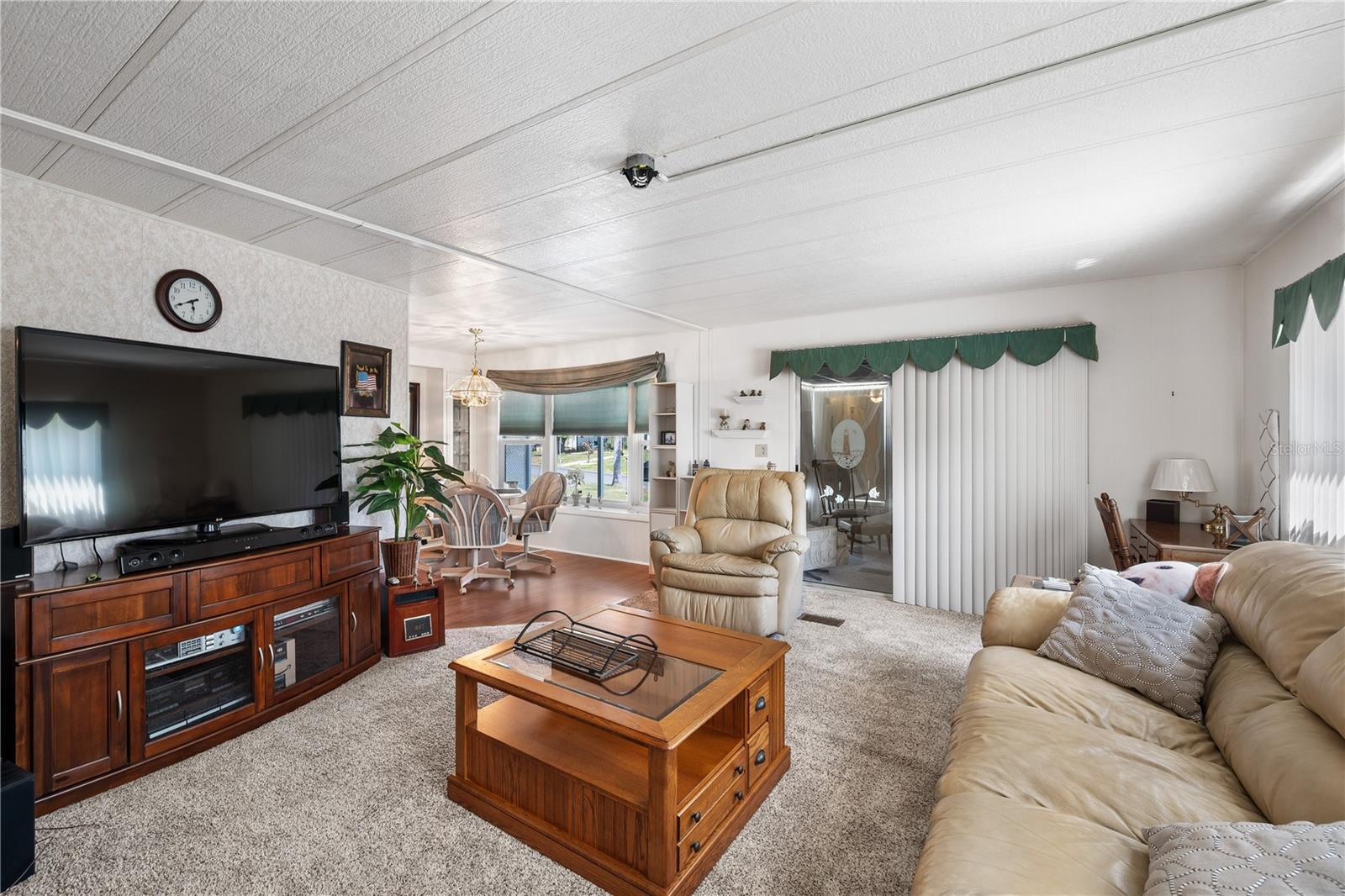 Image 6 of 17 For 1610 Reynolds Road 212