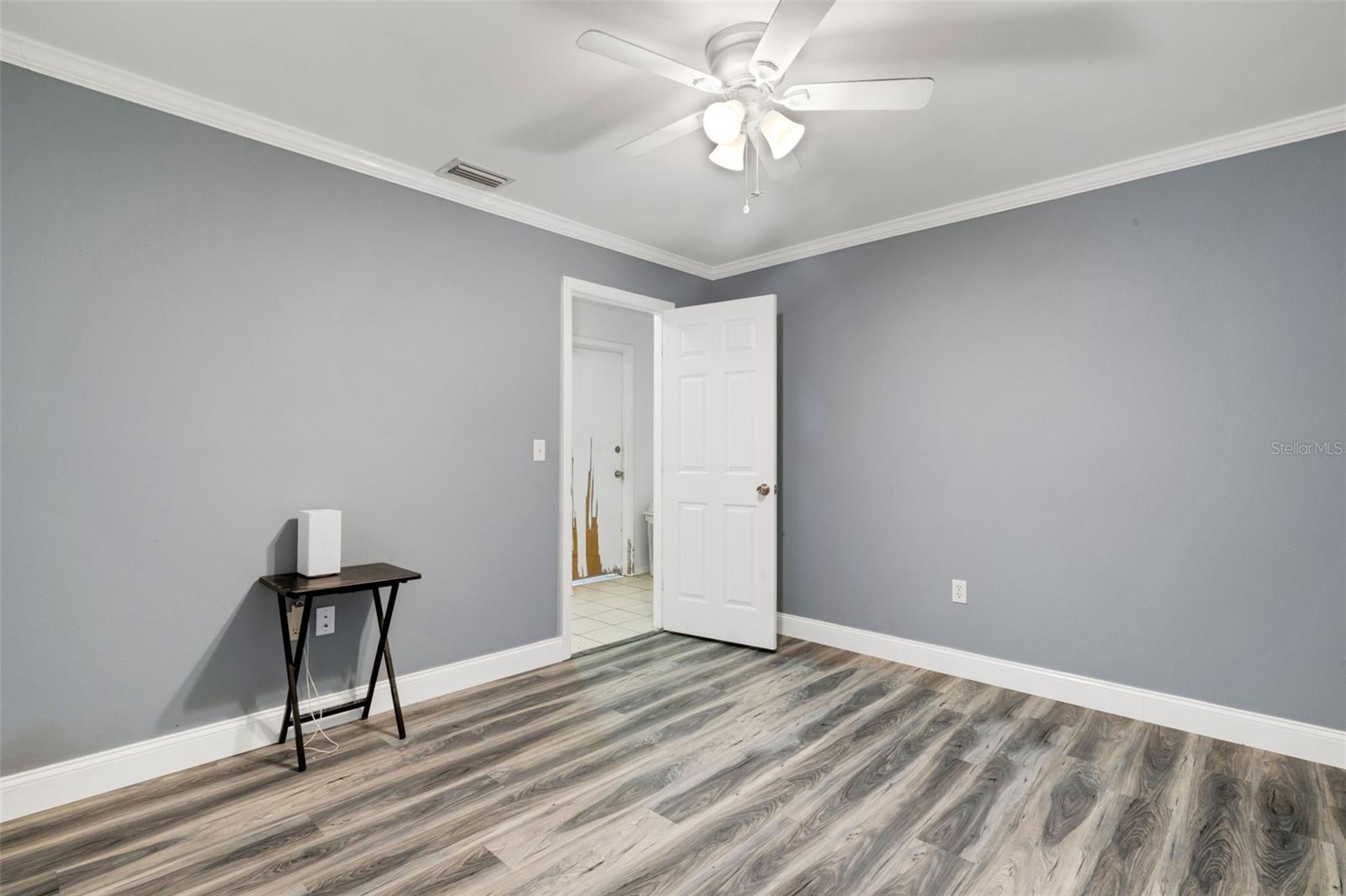 Listing photo id 17 for 4515 Remington Road