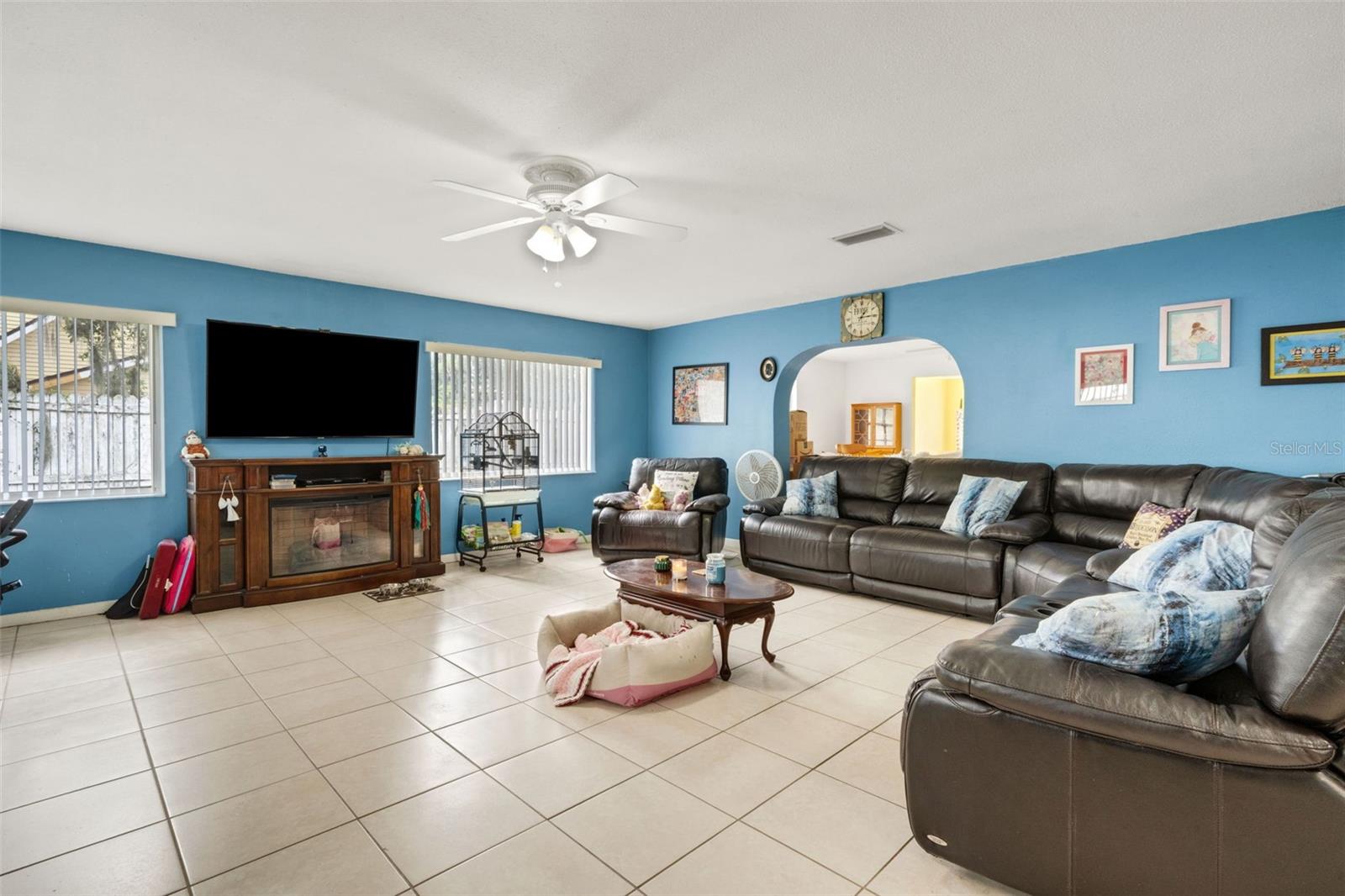 Listing photo id 1 for 4515 Remington Road