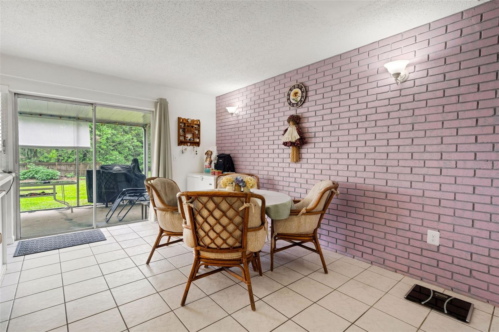 Listing photo id 6 for 4515 Remington Road