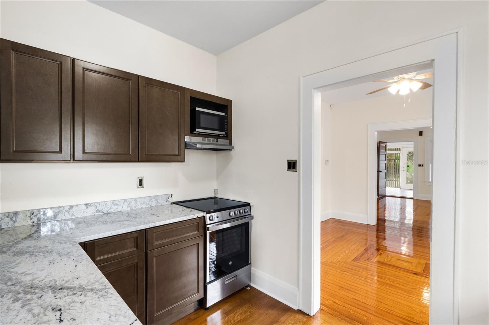 Image 12 of 31 For 802 Johnson Avenue