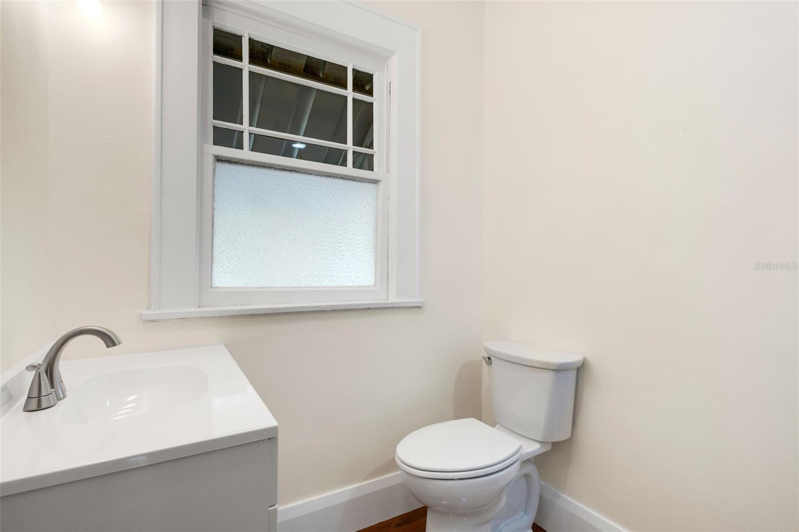 Image 21 of 31 For 802 Johnson Avenue