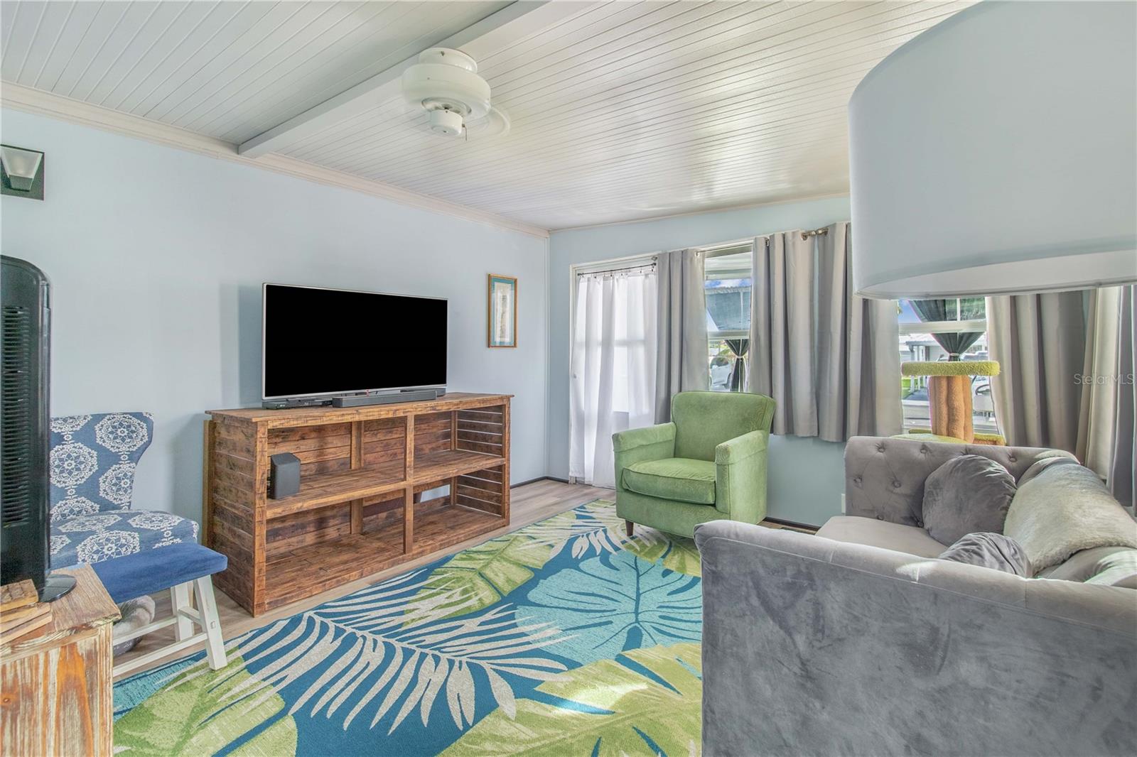 Image 15 of 39 For 475 Pine Loop