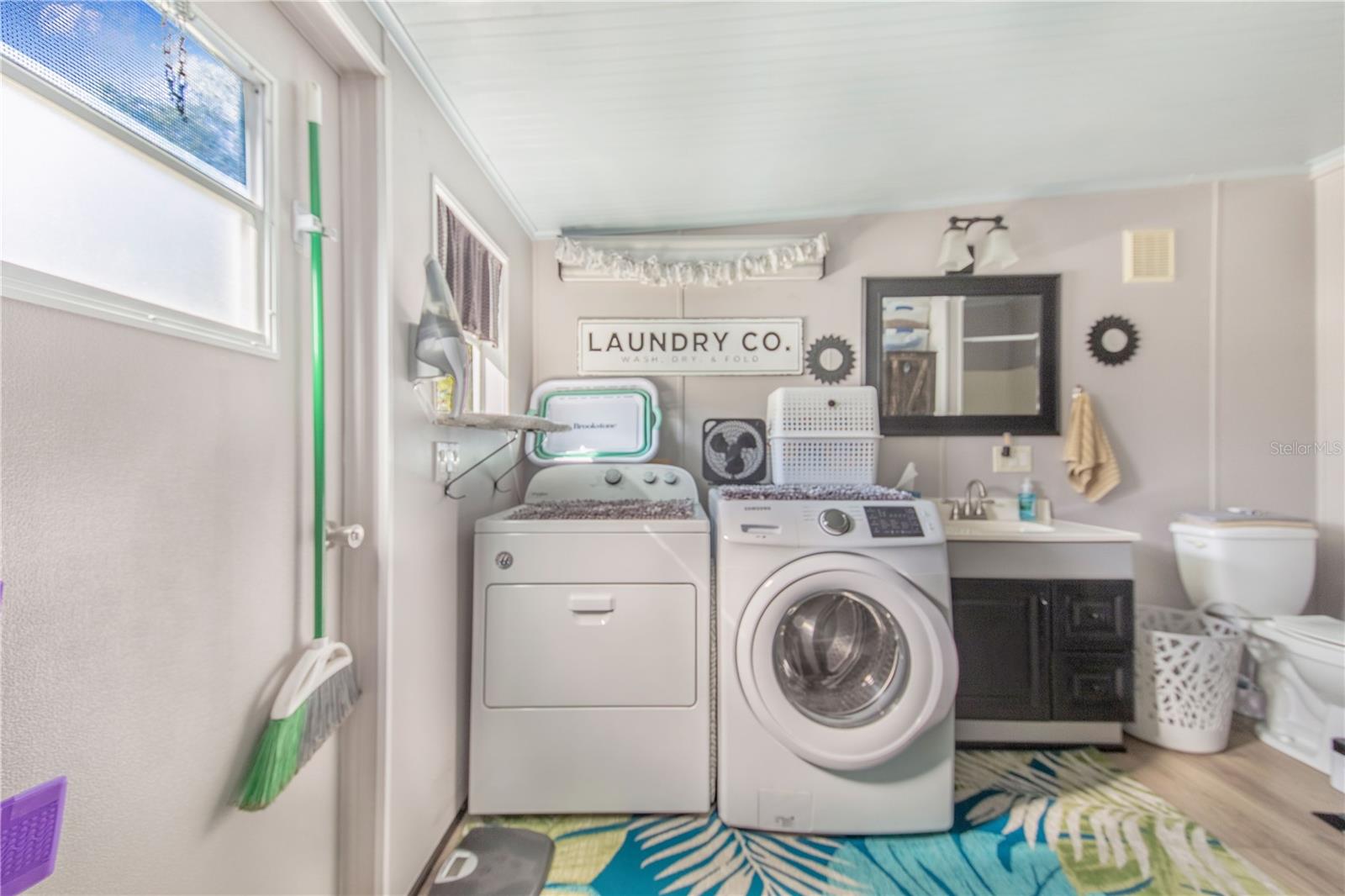 Image 16 of 39 For 475 Pine Loop