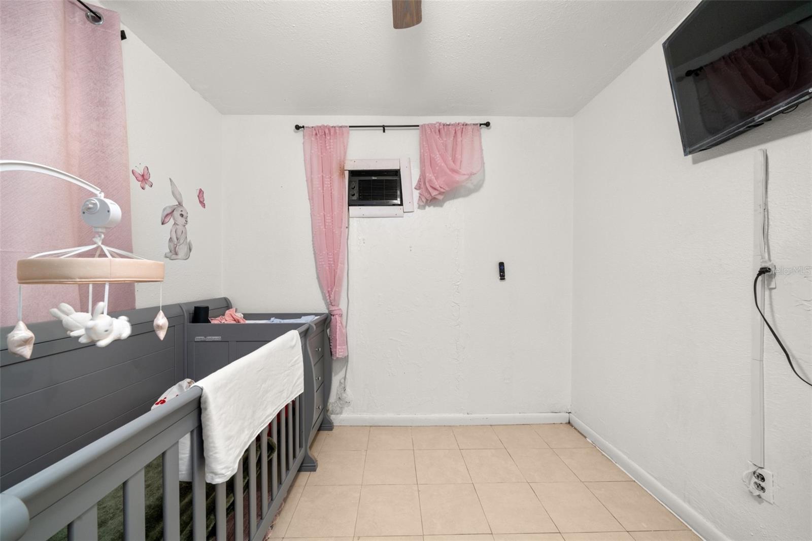 Image 21 of 38 For 113 Anderson Street