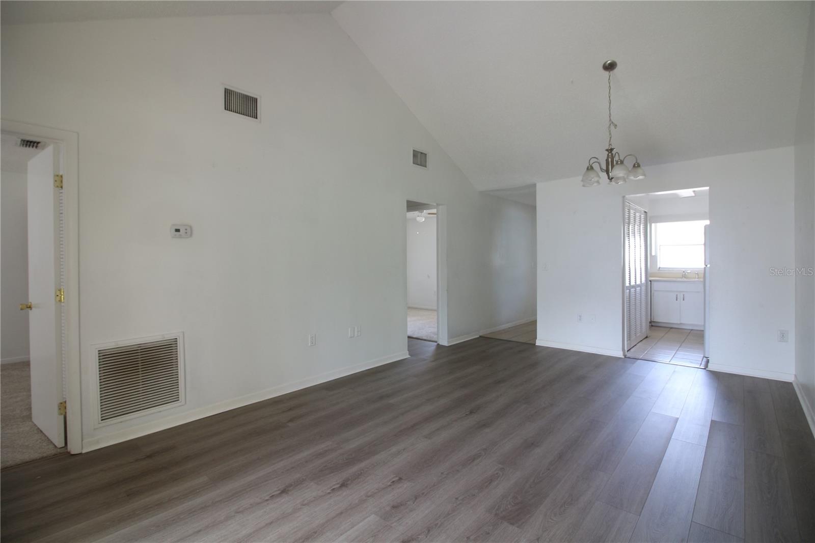 Image 3 of 15 For 1040 Harden Court