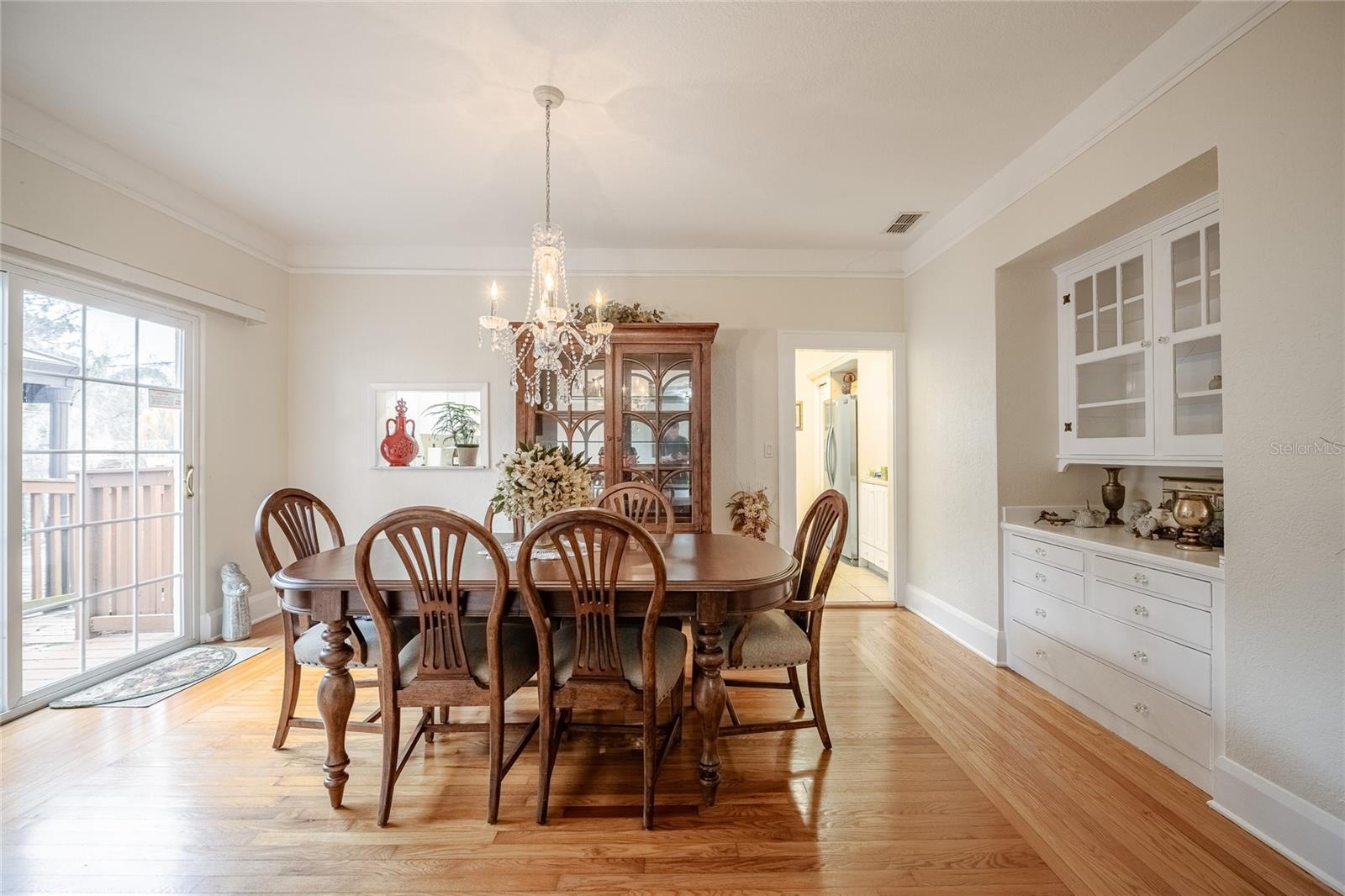 Image 10 of 48 For 315 Oak Drive