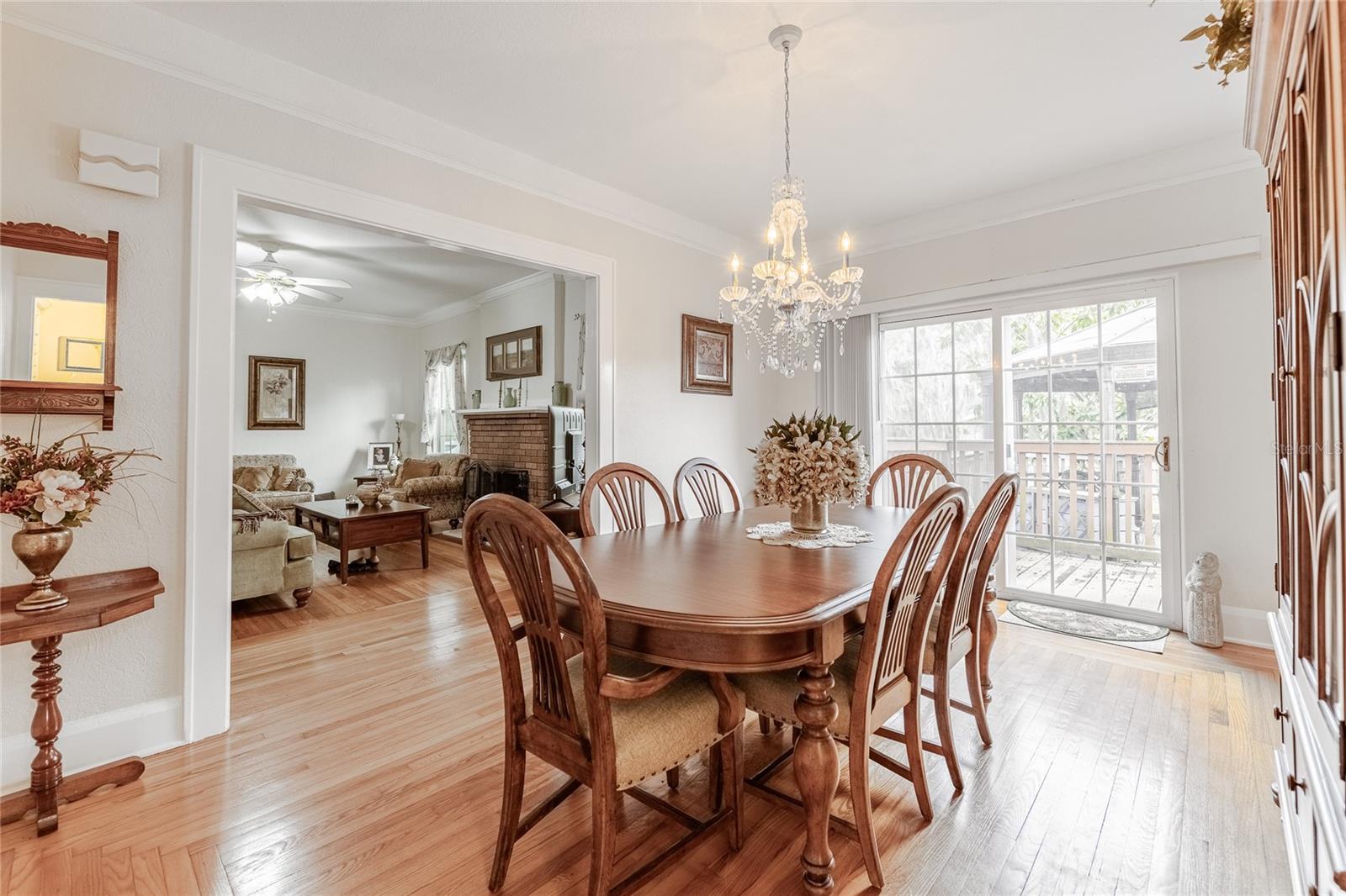 Image 11 of 48 For 315 Oak Drive