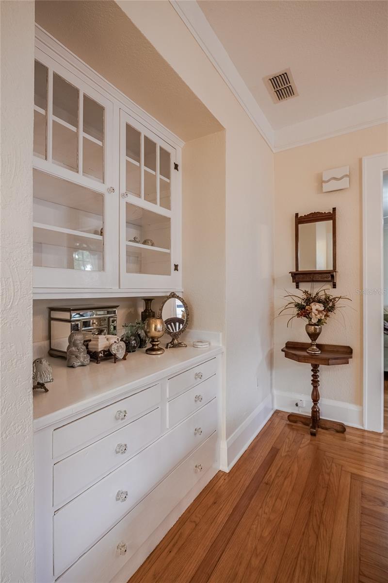 Image 13 of 48 For 315 Oak Drive