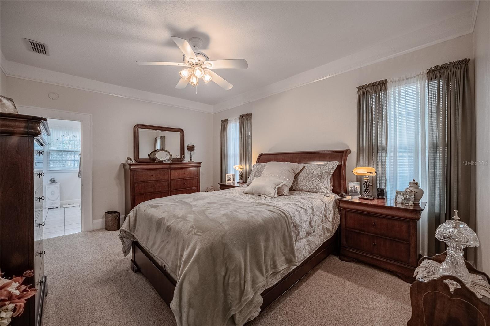 Image 25 of 48 For 315 Oak Drive