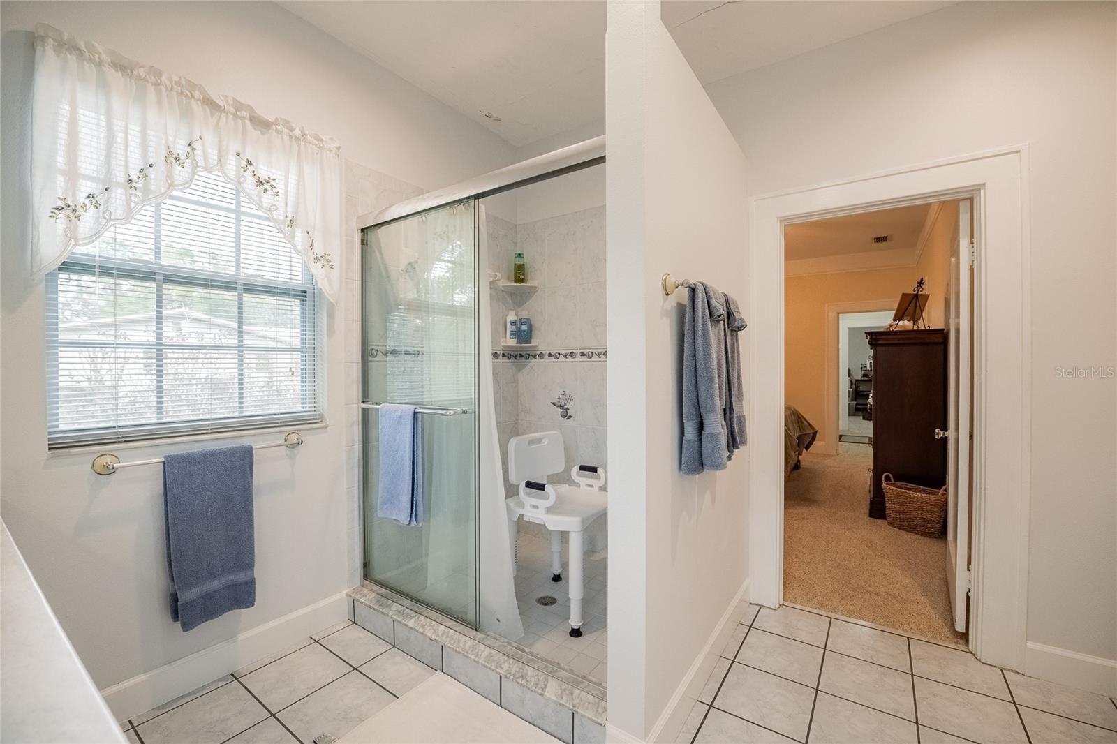 Image 27 of 48 For 315 Oak Drive