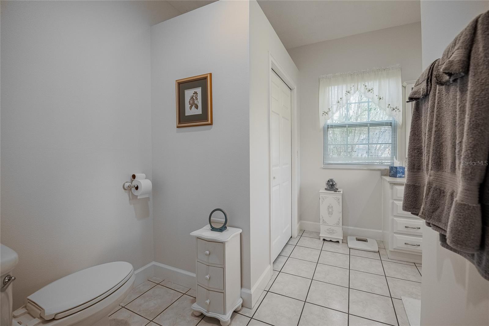 Image 29 of 48 For 315 Oak Drive