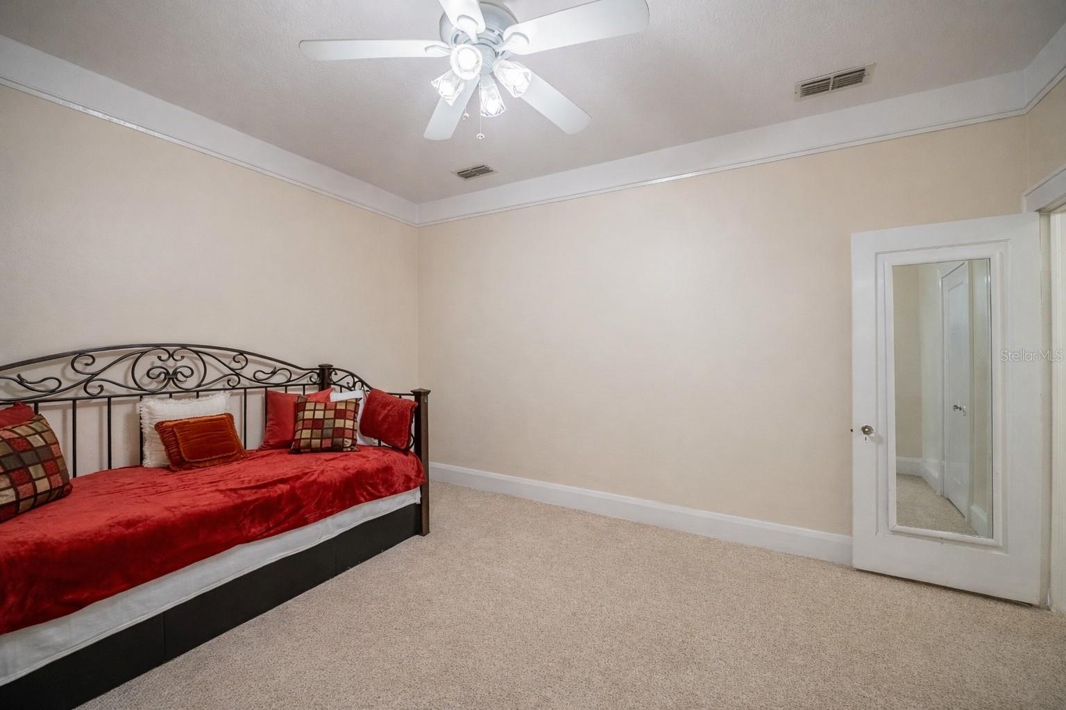 Image 31 of 48 For 315 Oak Drive