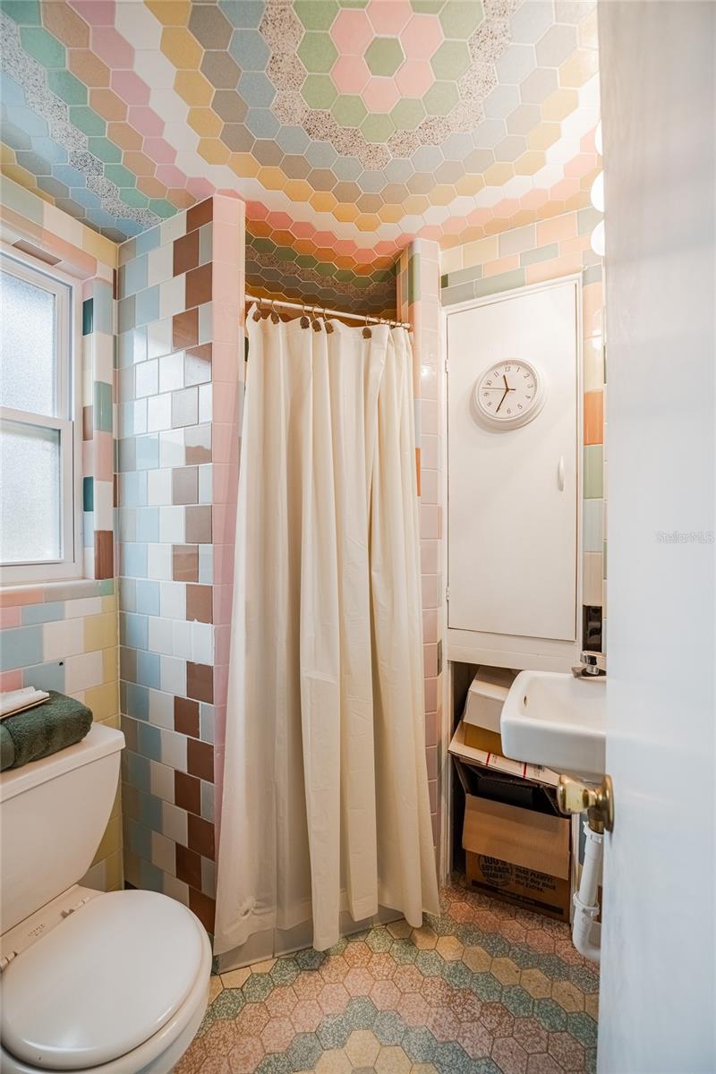 Image 33 of 48 For 315 Oak Drive