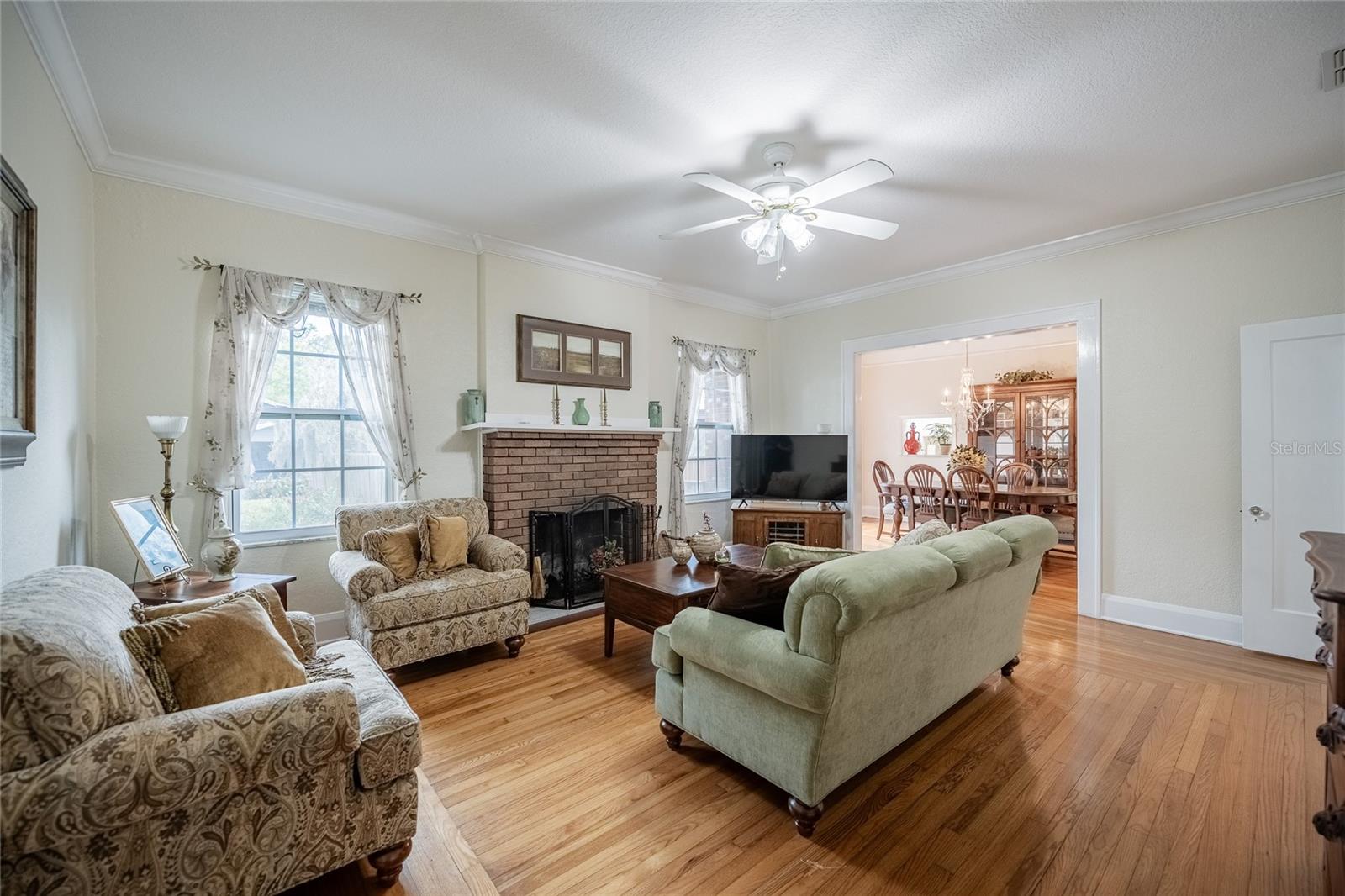 Image 8 of 48 For 315 Oak Drive