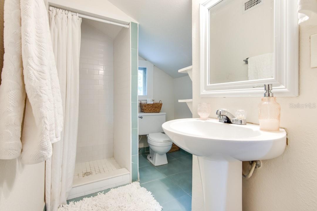 Image 40 of 49 For 706 Patterson Street