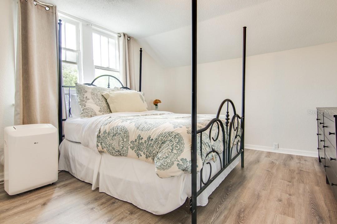 Image 41 of 49 For 706 Patterson Street