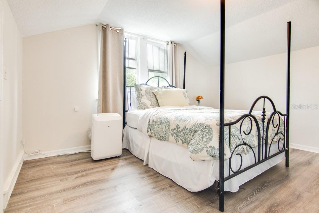 Image 42 of 49 For 706 Patterson Street