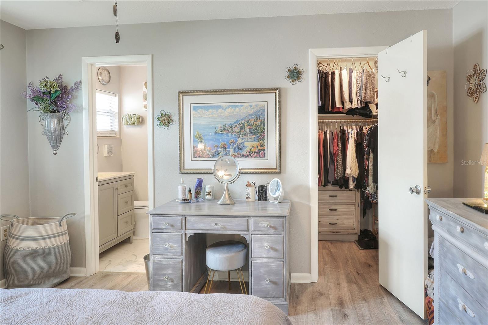 Image 13 of 31 For 3515 Amity Avenue 3515